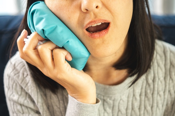 How A Dentist Can Treat A Broken Tooth