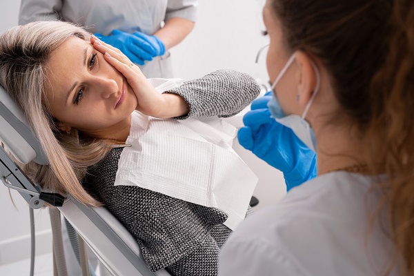 What To Do Before Going To An Emergency Dentist