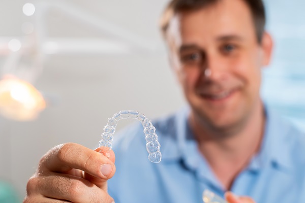How Invisalign Can Straighten Teeth