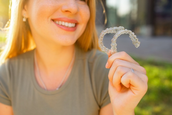 Invisalign Vs  Braces: Which Is Right For You?